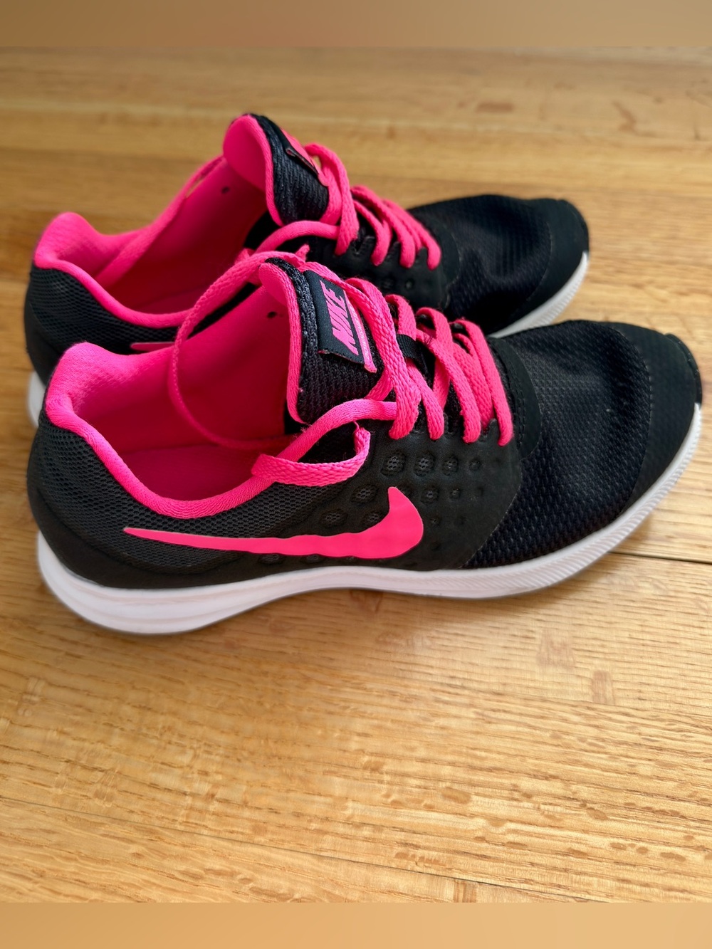 Nike Downshifter 7 - Size 5Y / Woman’s 6.5